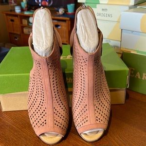 Earth Leather Zip Back Open Toe Bootie Pink